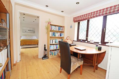 1 Conifer Drive, Hambrook, Chichester, PO18 8TU