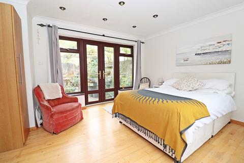 1 Conifer Drive, Hambrook, Chichester, PO18 8TU