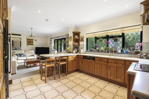 4 bedroom detached house for sale, Chestnut Road, Beaconsfield, Buckinghamshire, HP9