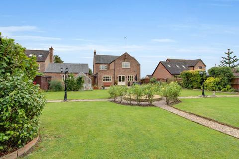 5 bedroom detached house for sale, Leverington Common, Leverington, PE13