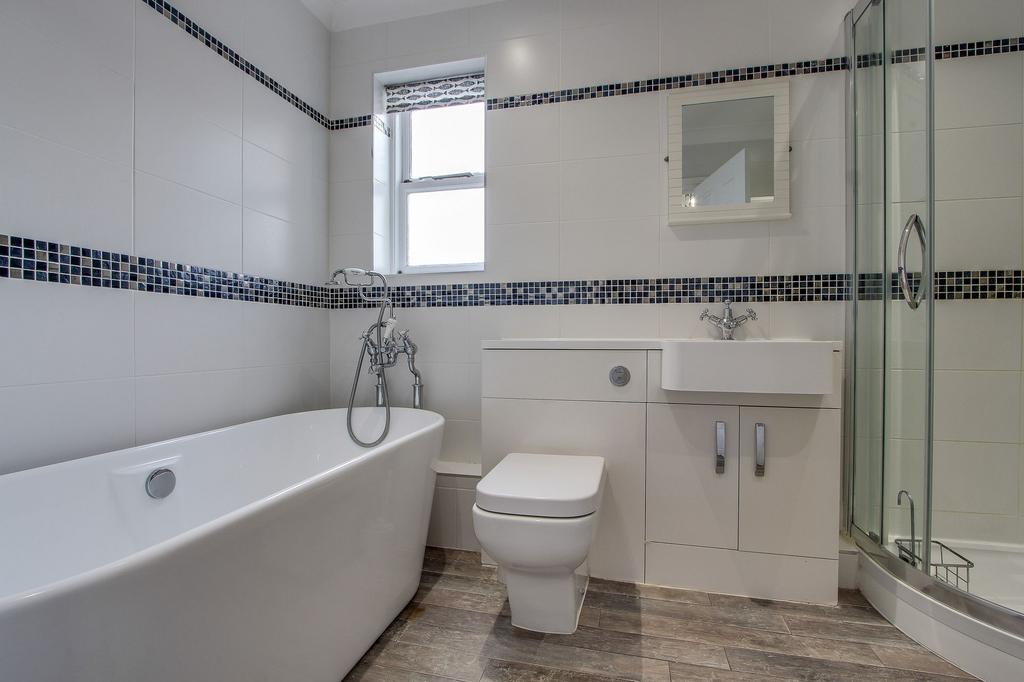 Jack &amp; Jill Bathroom