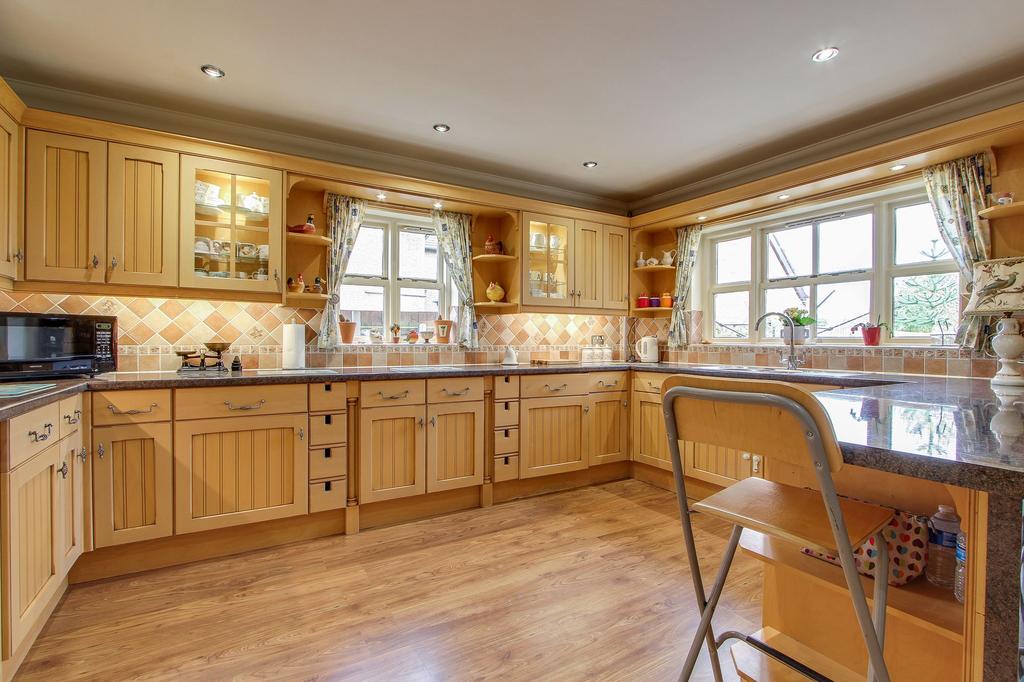 Kitchen/Breakfast Room