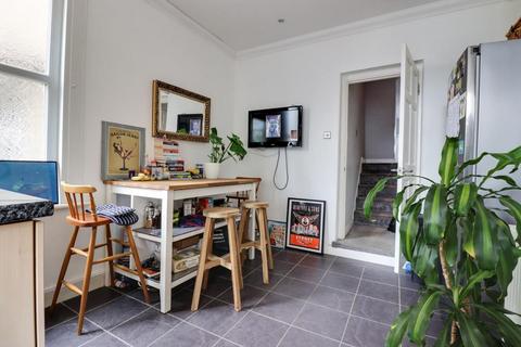146a Broadway, Leigh-on-sea, SS9 1AA