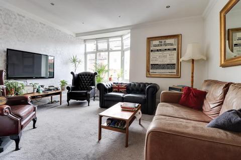 146a Broadway, Leigh-on-sea, SS9 1AA