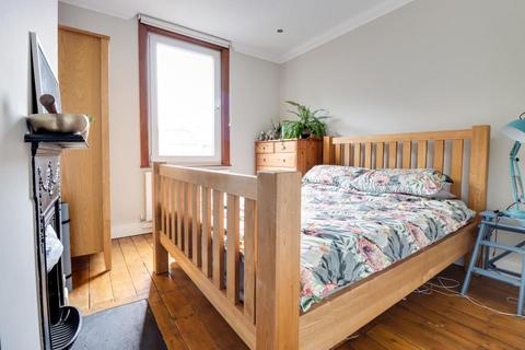 146a Broadway, Leigh-on-sea, SS9 1AA