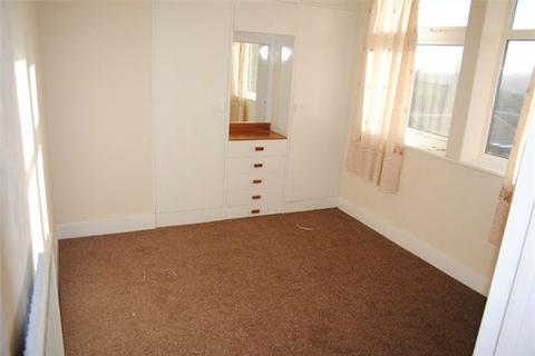 2 bedroom semi-detached house to rent, Oakfield Gardens, Newcastle upon Tyne, NE15