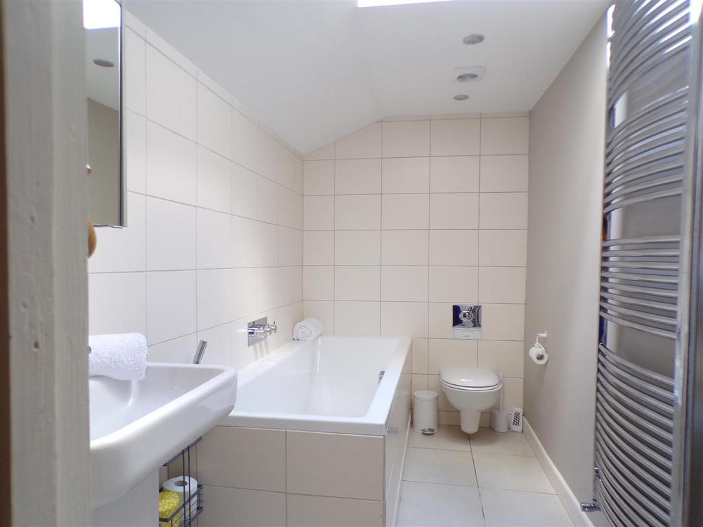 Bathroom.JPG