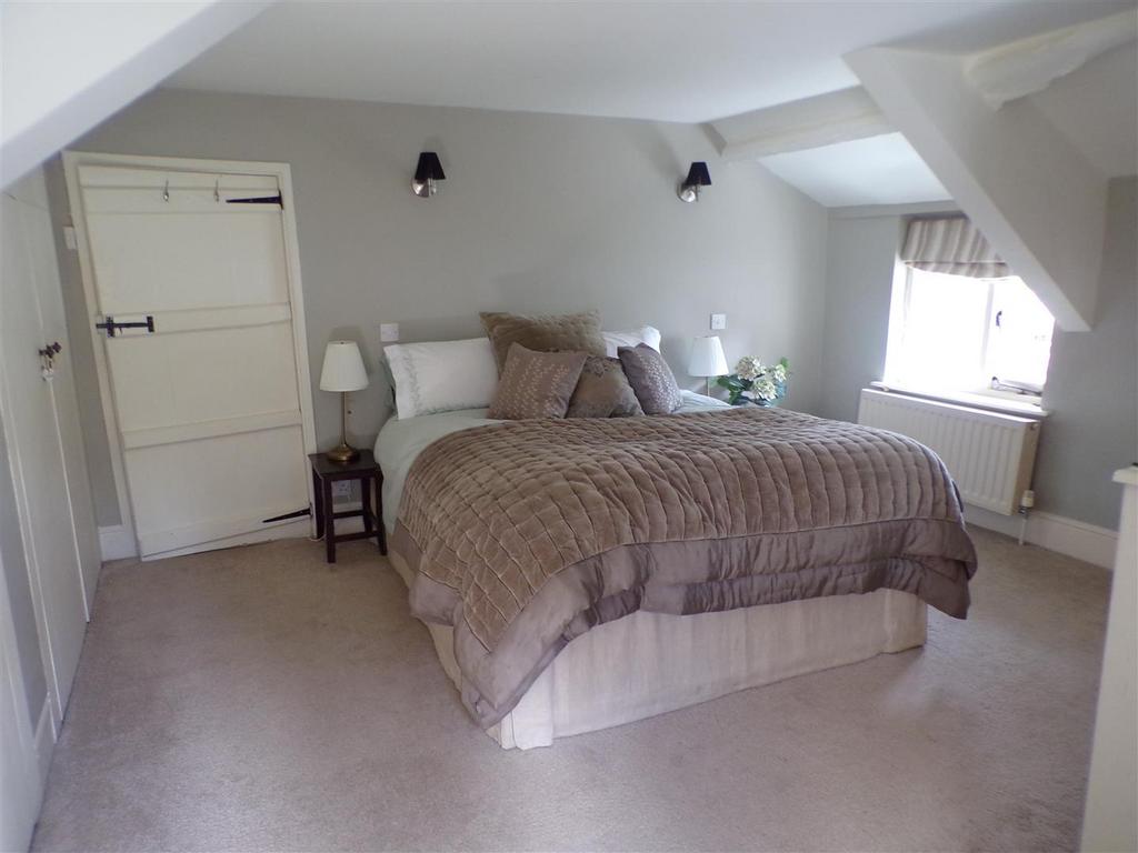 Bed1.JPG