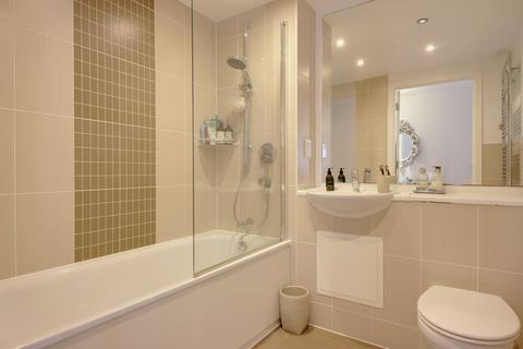 2 bedroom flat for sale, Rainbow House, Watford, WD17