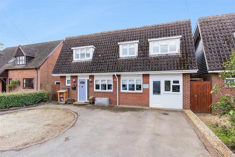 3 bedroom detached house for sale, Ridings Way, Cublington, Buckinghamshire