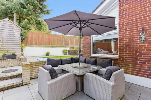 3 bedroom detached house for sale, Ridings Way, Cublington, Buckinghamshire