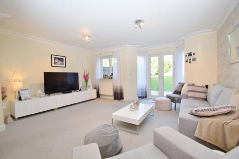 4 bedroom terraced house for sale, Opulens Place, Northwood