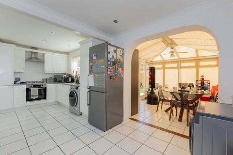 108 Blunden Drive, Slough, SL3 8WQ