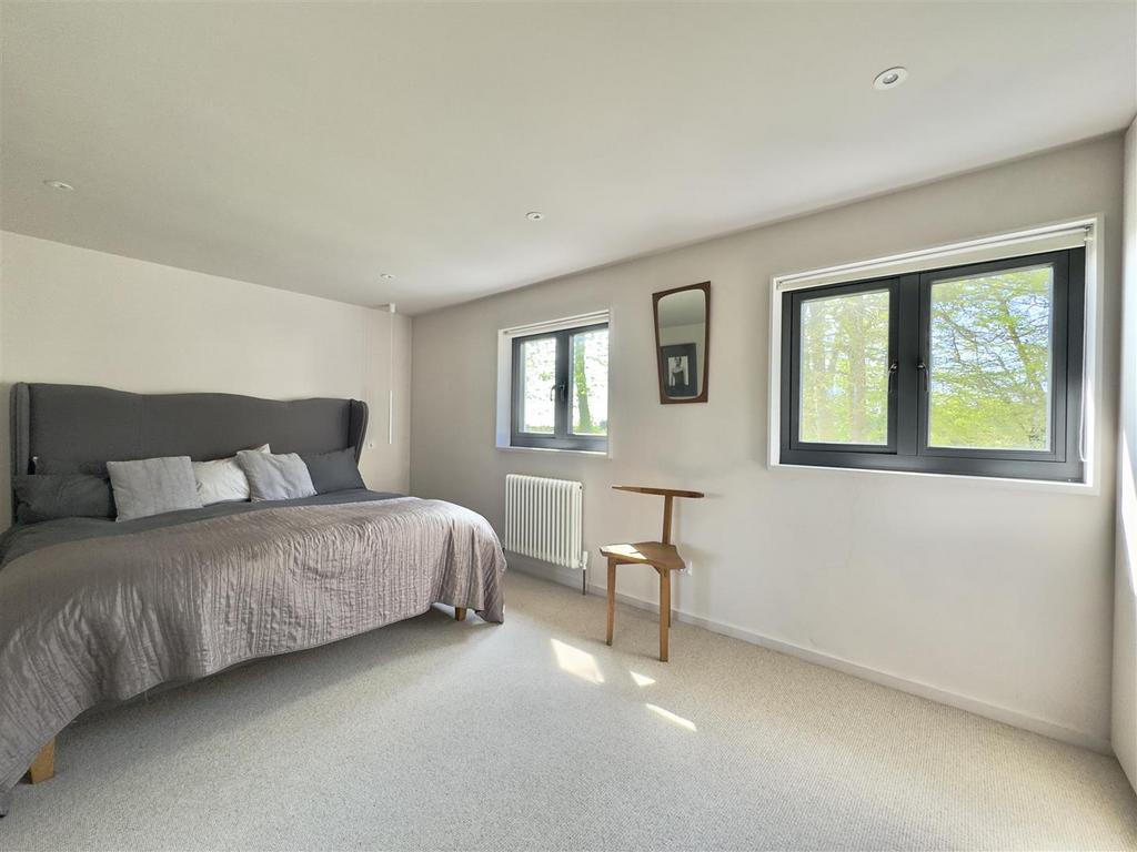MASTER BEDROOM.jpeg