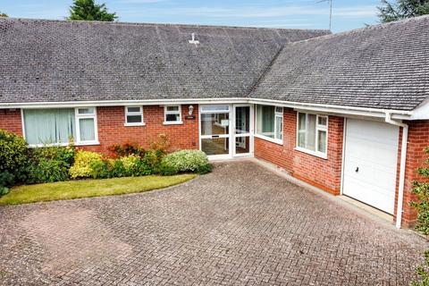 4 bedroom detached bungalow for sale, School Lane, Ladbroke, Southam, Warwickshire, CV47