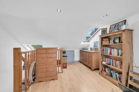 6 Rye Road, London, SE15 3AX