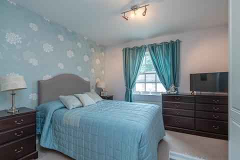 2 bedroom apartment for sale, Highfield House, Queensway, Hemel Hempstead, Hertfordshire, HP2 5GZ