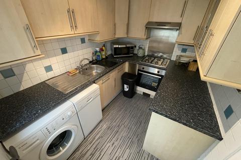 3 bedroom detached house to rent, Haven Chase, Leeds, West Yorkshire, LS16