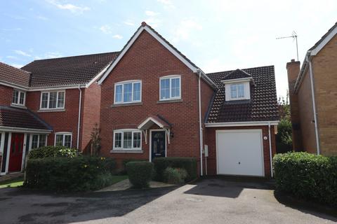 4 bedroom detached house for sale,  Castle Close, FARNBOROUGH GU14