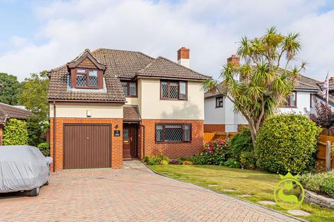 4 bedroom detached house for sale, Pearce Gardens, Poole BH14