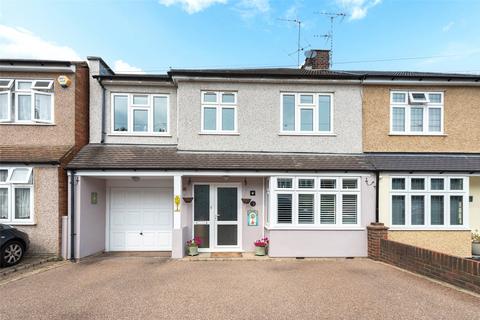 4 bedroom semi-detached house for sale, Iris Crescent, Bexleyheath, Kent, DA7