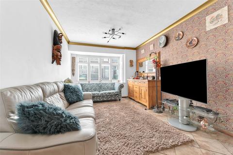 4 bedroom semi-detached house for sale, Iris Crescent, Bexleyheath, Kent, DA7