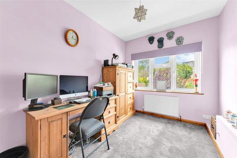 8 Iris Crescent, Bexleyheath, DA7 5QD