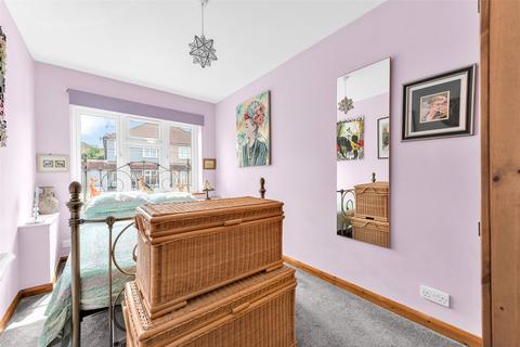 8 Iris Crescent, Bexleyheath, DA7 5QD