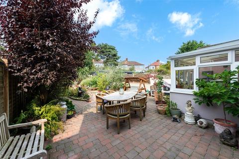 8 Iris Crescent, Bexleyheath, DA7 5QD