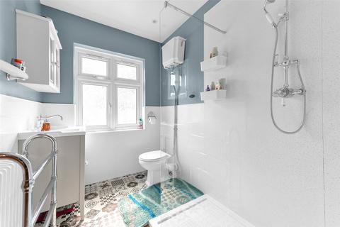 8 Iris Crescent, Bexleyheath, DA7 5QD