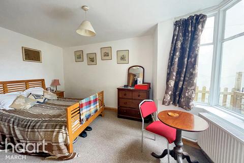 2 bedroom cottage for sale, West End, March