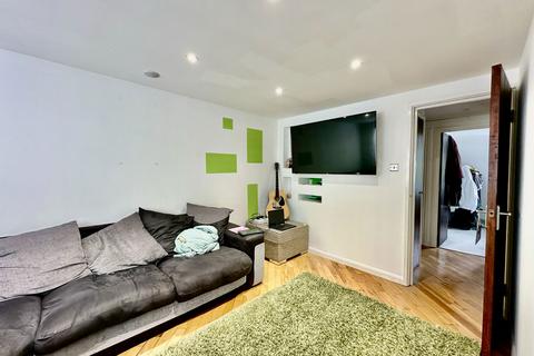 2 bedroom flat for sale, Lowdale Close, Hull HU5