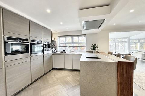 37 Boothstown Drive, Worsley, Manchester, M28 1UF
