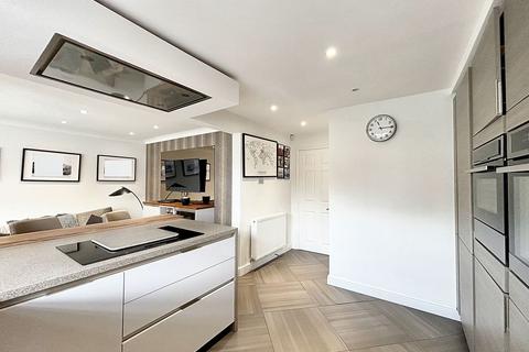 37 Boothstown Drive, Worsley, Manchester, M28 1UF