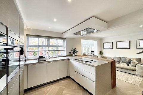 37 Boothstown Drive, Worsley, Manchester, M28 1UF