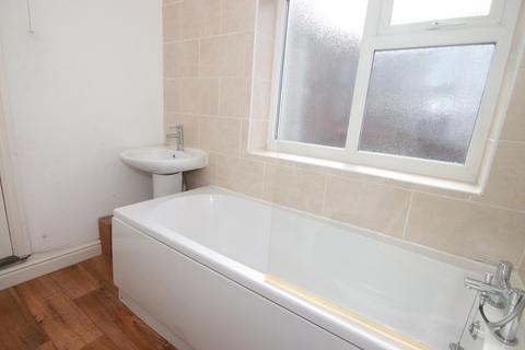 2 bedroom terraced house to rent, Hawkins Street, Liverpool L6 L6