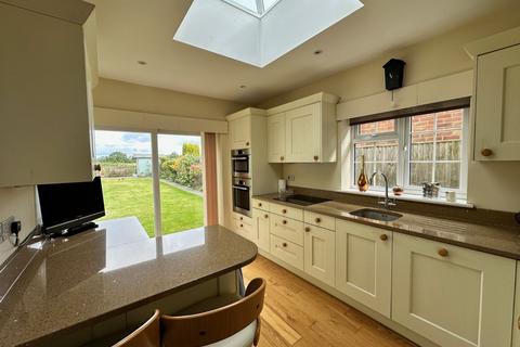 47 Colenorton Crescent, Eton Wick, Windsor, SL4 6NW