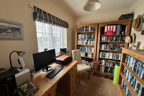47 Colenorton Crescent, Eton Wick, Windsor, SL4 6NW