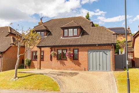 4 bedroom detached house for sale, Edrich Road, Crawley RH11