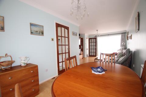 15 Grampian Close, Orpington, BR6 0WE