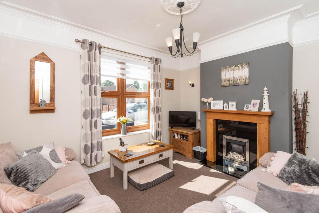 Rhodesia Road, Chesterfield S40 3 bed semidetached house for sale £