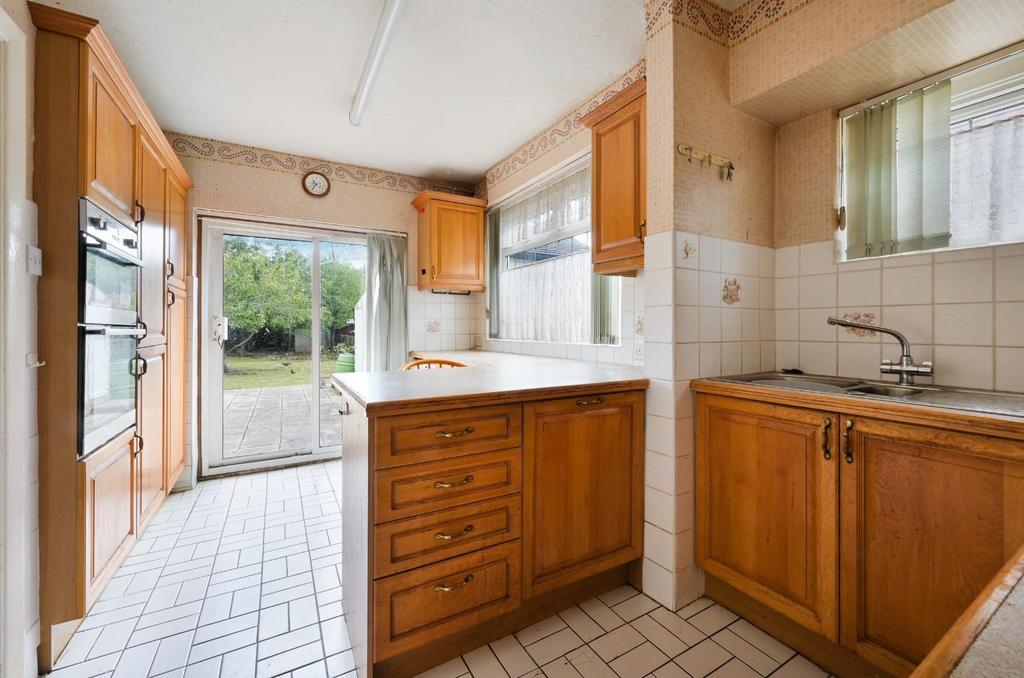 Chadacre Road, Stoneleigh 3 bed semidetached house for sale £650,000