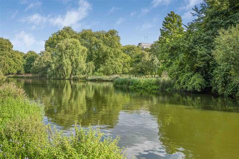 3 bedroom flat for sale, Palace Street, SW1E