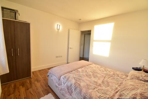 2 bedroom flat to rent, 958-964 High Road,  London, N12