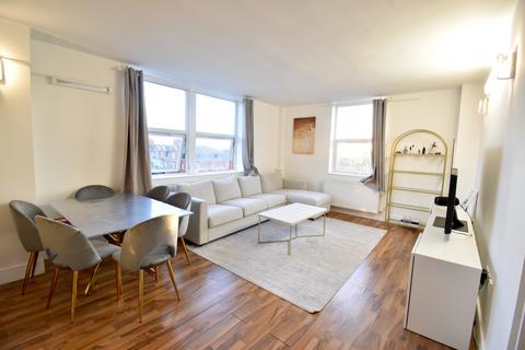 2 bedroom flat to rent, 958-964 High Road,  London, N12