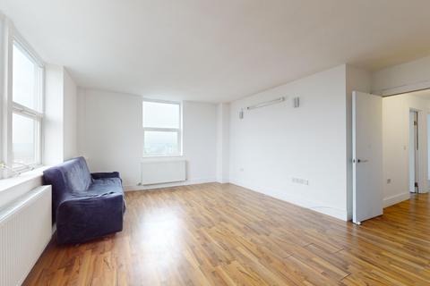 2 bedroom flat to rent, 958-964 High Road,  London, N12