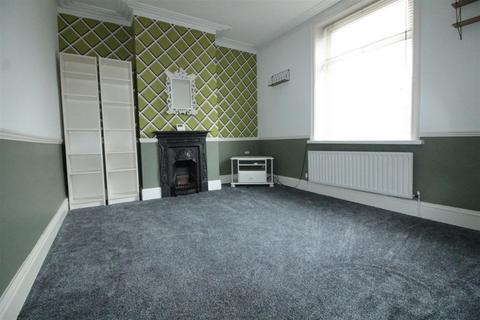 2 bedroom terraced house to rent, Syke Terrace, Dewsbury Road, Tingley