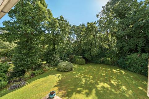 5 bedroom detached house for sale, Dukes Wood Drive, Gerrards Cross, Buckinghamshire, SL9