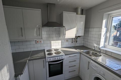 Studio to rent, The Ridings, Bicton Heath