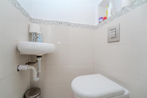 39 Lee Road, Perivale, Greenford, UB6 7BS